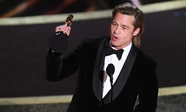 Brad Pitt Raih Penghargaan Pertama di Oscar 2020