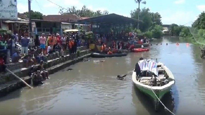 Seorang Siswa SMP yang Hilang Terseret Arus Sungai Pucang Sidoarjo Berhasil Ditemukan