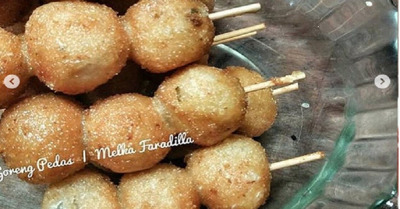Mencicipi Cilok Goreng Pedas, Jajanan Lezat Khas Bandung