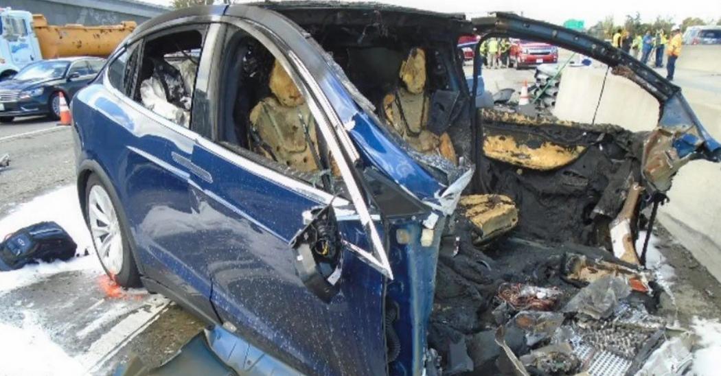 Diduga Autopilot Tesla Model X Bermasalah, Insinyur Apple Tewas dalam Kecelakaan