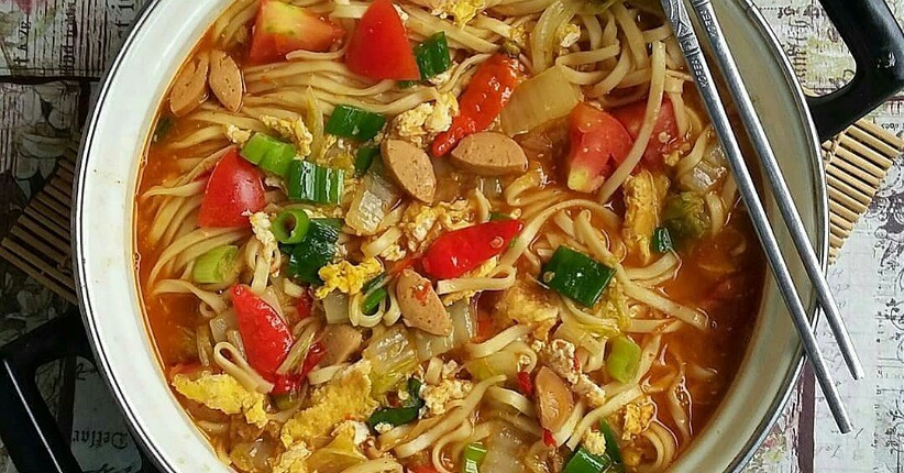 Mencicipi Mi Tek Tek Kuah, Rasanya Lezat dan Pedas