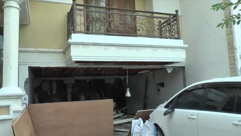 Ledakan Elpiji Hancurkan Mobil dan Dapur Rumah Mewah di Surabaya, 1 Korban Luka Bakar