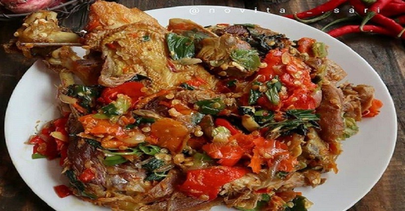 Ayam Kemangi Bumbu Pedas, Lezat dan Aromanya Wangi Bikin Ketagihan