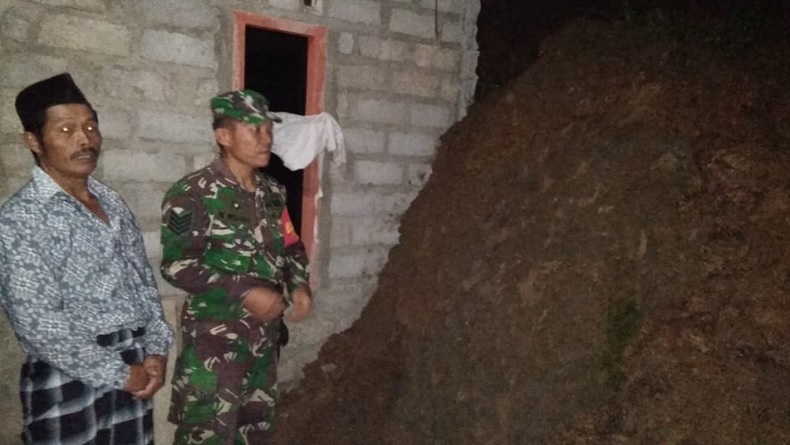 Akibat Hujan Deras, Longsor Timpa 2 Rumah Warga di Kulonprogo