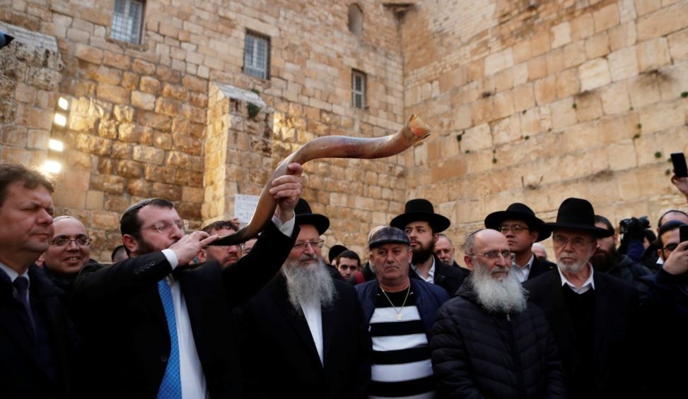 Warga Israel Gelar Doa Massal di Yerusalem, Minta Dijauhkan dari Virus Korona