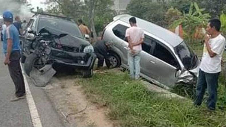 Camat Hinai dan Sipir Lapas Narkoba Langkat Tabrakan di Stabat, 1 Orang Terluka