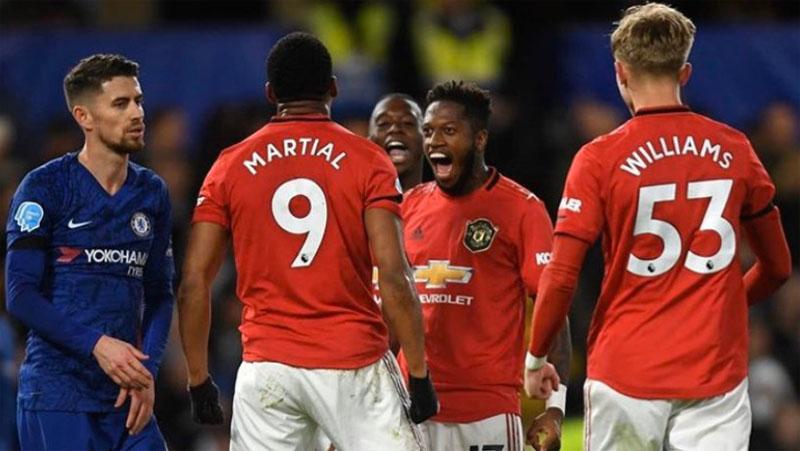 Manchester United Kalahkan Chelsea 2-0 di Stamford Bridge