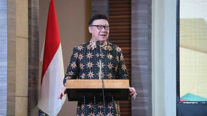 Tjahjo Kumolo Resmi Terapkan kerja di Rumah bagi PNS