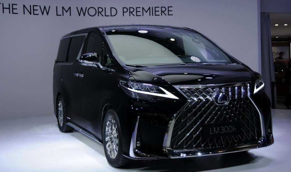 Belum Meluncur, MPV Konglomerat Lexus LM300h Sudah Dapat 200 Pemesan di Indonesia