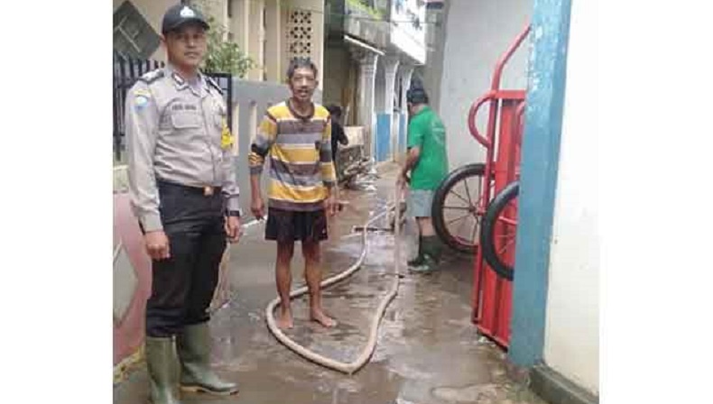 Banjir di Bidara Cina Surut, Pengungsi Kembali ke Rumah Masing-Masing