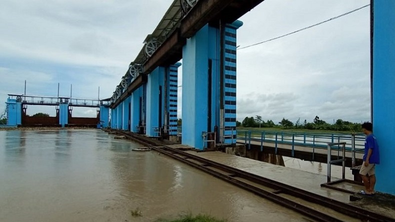 Debit Air Meningkat, Bendung Wilalung Kudus Siaga III Banjir