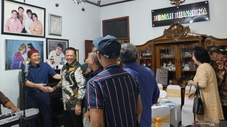 Saut Situmorang Dirikan Rumah Bhinneka