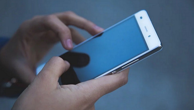 Kecanduan Smartphone Bisa Mengubah Otak Manusia Secara Fisik