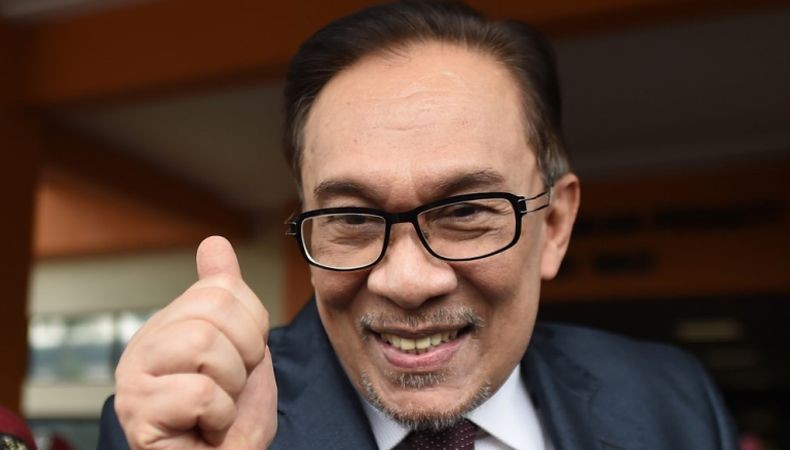 Anwar: Mahathir Tak Akan Menyerah pada Kelompok yang Ingin Merebut Kekuasaan