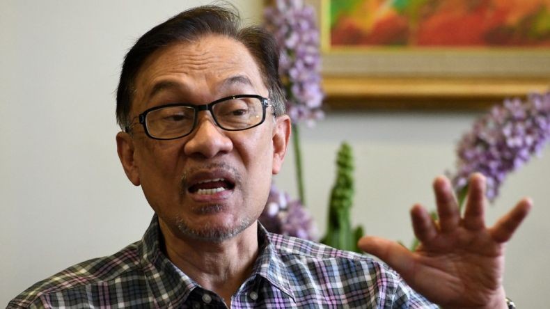 Ini Alasan Mahathir Mundur versi Anwar Ibrahim