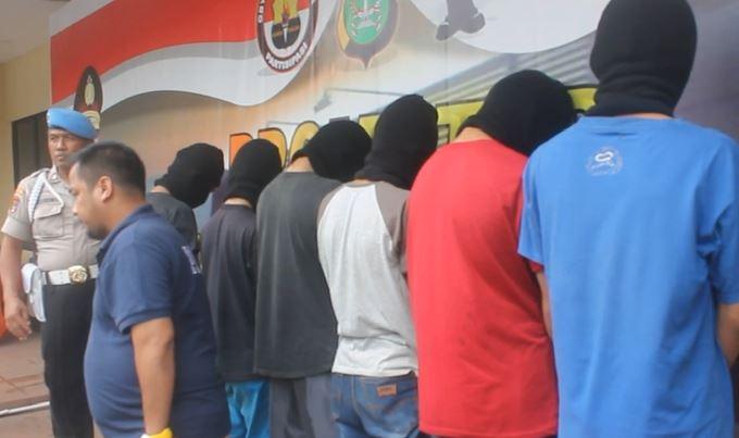 Begal Sadis Terekam CCTV di Cimanggis Depok, Pelakunya ABG