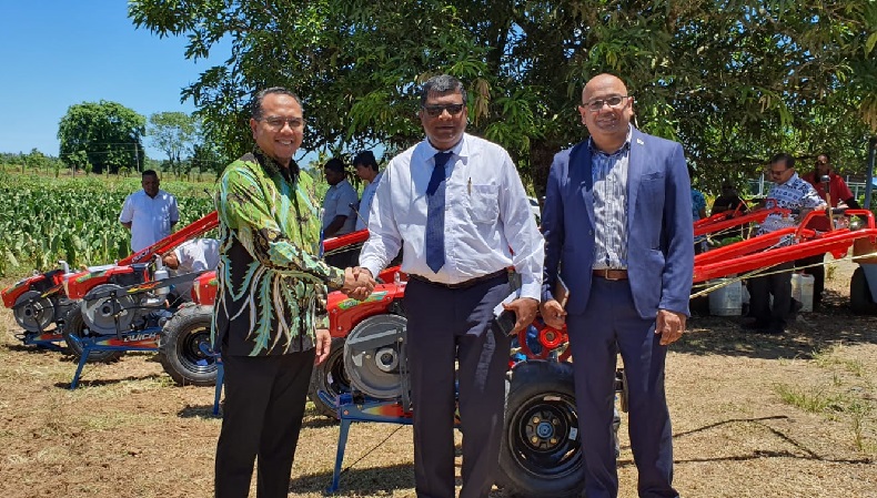 Pemerintah Indonesia Hibahkan 100 Traktor Tangan untuk Petani Fiji