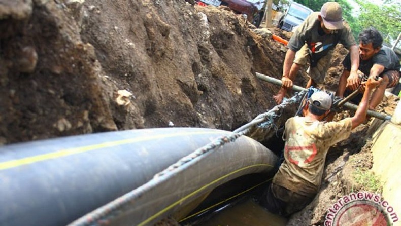Pekerja Pemasangan Pipa Air Tewas Tersengat Listrik di Kalideres