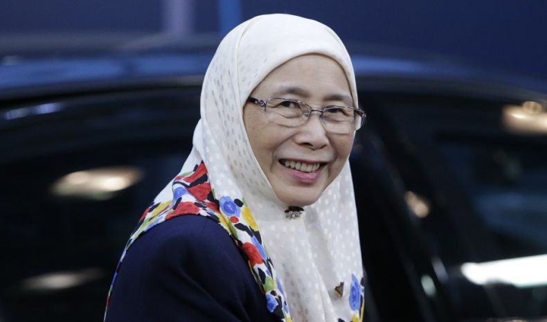 Mahathir Mundur, Wan Azizah Bakal Jadi PM Perempuan Malaysia Pertama