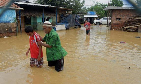 Samsat Kabupaten Bekasi Percepat Pelayanan Bagi Warga Korban Banjir