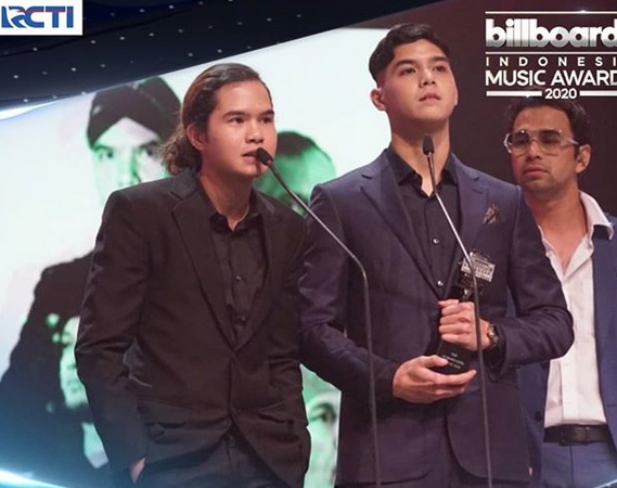 Dewa 19 Sabet Kategori Top Karaoke Song of the Year, Dul Jaelani Ucapkan Terima Kasih ke Maia Estianty