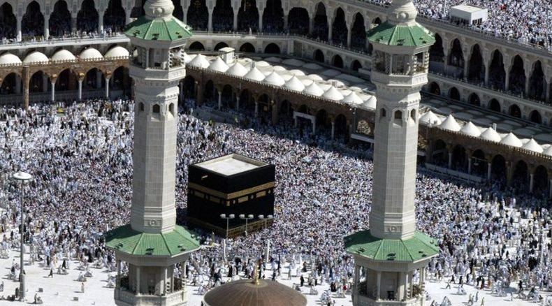 Raja Salman Perintahkan agar Kakbah Dibuka Lagi untuk Tawaf Jamaah Non-Umrah