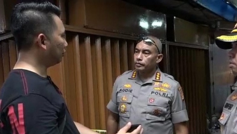 Petugas Kebersihan Tertembak dalam Perampokan Toko Emas di Jakarta Barat