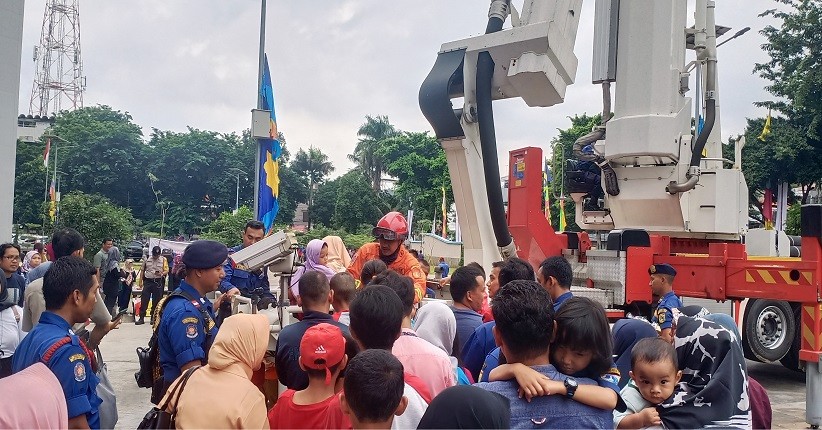 HUT Damkar DKI Ke-101, Warga Ikut Rasakan Kemeriahannya