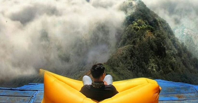 Puncak Telomoyo, Spot Terbaik Menikmati Semarang yang Terselimuti Kabut Awan