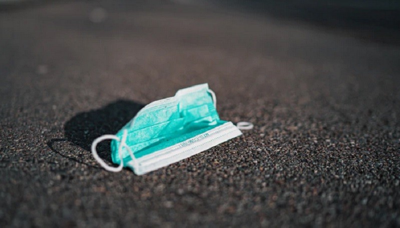 Masker Bekas Pakai Cemari Laut di Kawasan Pantai Populer Filipina