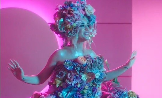 Katy Perry Umumkan Kehamilan Pertamanya lewat Karya Musik