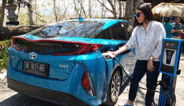Perkuat Kendaraan Listrik, Toyota Akan Produksi Mobil Hybrid di Indonesia