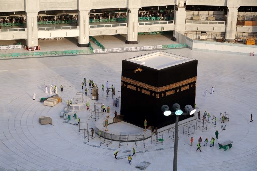 Foto-Foto Kakbah di Masjidil Haram Sepi usai Ditutup Cegah Virus Korona
