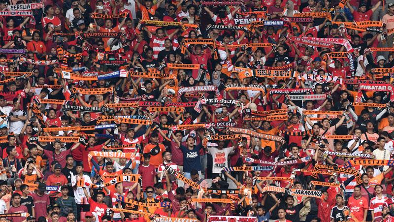 Bonek dan Jakmania Makin Mesra: dari Kawal Bus Persija hingga Nyanyian Sambutan di Stasiun