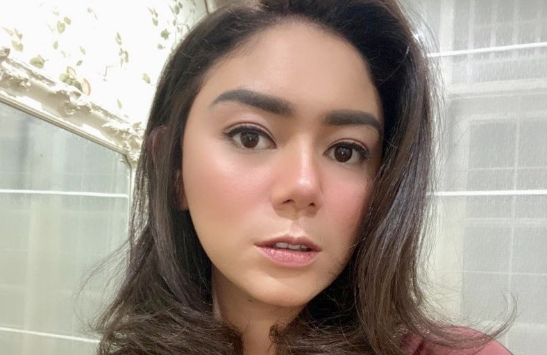 Thalita Latief Kena Tumor Tiroid Stadium 4