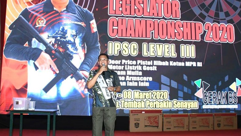 Bamsoet Beri Hadiah Pistol di Kuis Empat Pilar