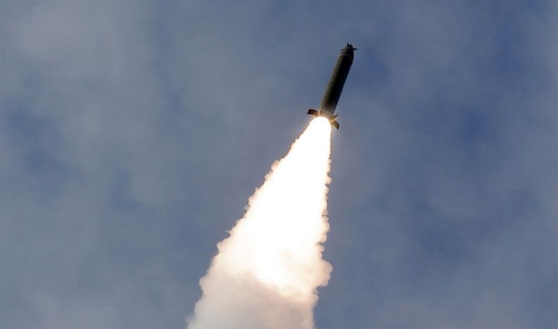 Di Tengah Kekhawatiran Virus Korona, Korut Luncurkan 3 Rudal