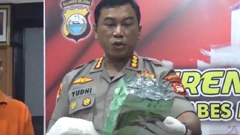 3 Kurir Jaringan Internasional Ditangkap di Makassar dengan Barang Bukti 1,8 Kg Sabu