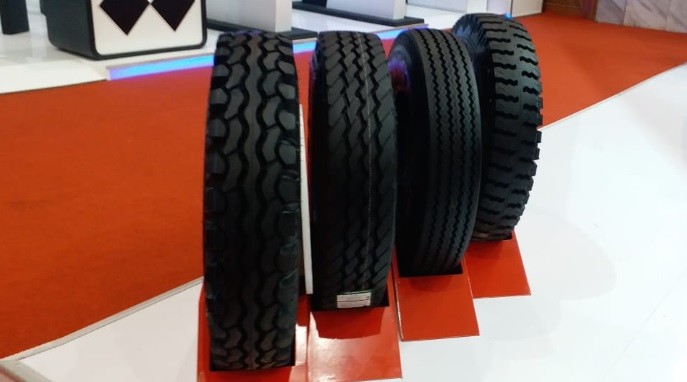 Kenapa Ganti Ban Mobil Tidak Boleh 1, Minimal 2? Ini Penjelasannya