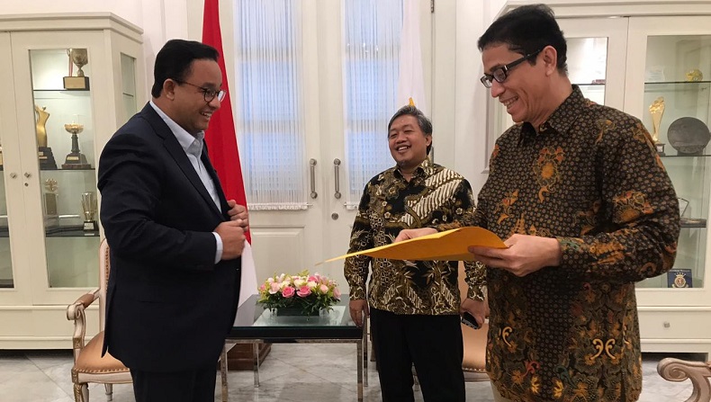 Anies Terima Dokumen Syarat Pencalonan 2 Cawagub