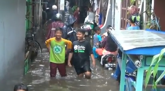 Tanggul Sungai Jebol, Puluhan Rumah di Yogyakarta Terendam Banjir 1 Meter