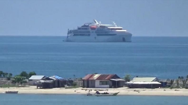 Kapal Pesiar Australia Dikarantina di Perairan Makassar sebelum Masuk Pelabuhan