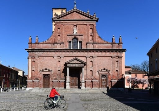 Seluruh Negeri Diisolasi, Kini Hanya Apotek dan Toko Makanan yang Buka di Italia