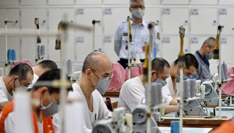 Taiwan Kerahkan Napi untuk Bikin Masker Virus Korona