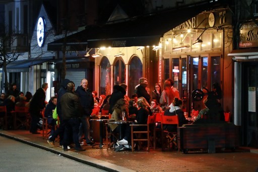 Bar dan Kafe Masih Ramai Pengunjung, Prancis Desak Warga Tinggal di Rumah dan Tutup Semua Restoran