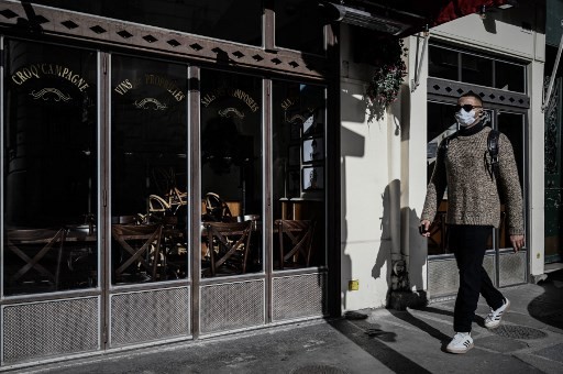 Mulai Hari Ini, Prancis Tutup Semua Institusi Publik