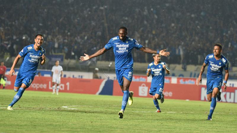 Persib Bandung Kembali ke Puncak Klasemen usai Gilas PSS Sleman 2-1
