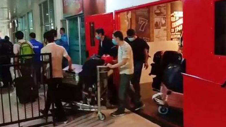 Viral WNA China di Bandara Haluoleo Kendari, Imigrasi: Mereka Semua Sehat