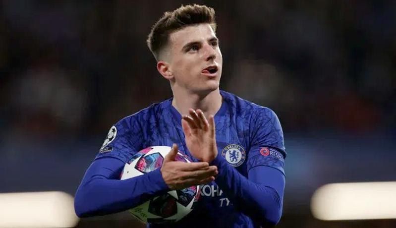 Gelandang Chelsea Mason Mount Nekat Main Bola Saat Jalani Karantina