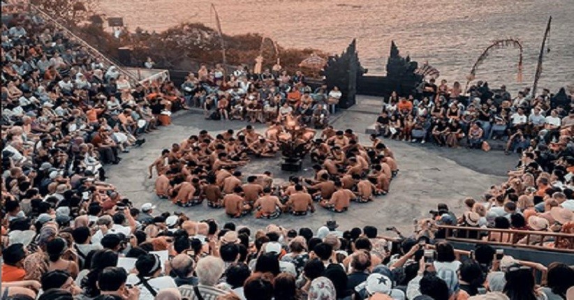 5 Rekomendasi Menyaksikan Tari Kecak di Bali, Ada Pura hingga Tebing Laut